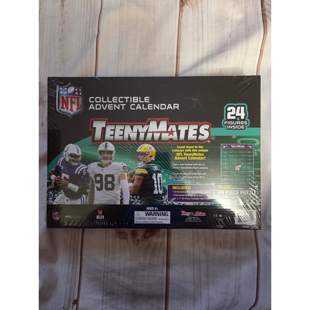 NFL TeenyMates Collectible Advent Calendar 24 Figures Puzzle Stadium Mat NEW
